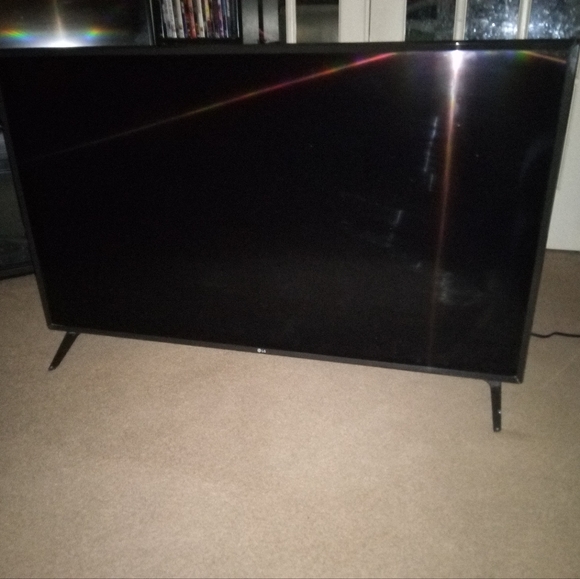 LG TV 50 inch - Picture 2 of 6